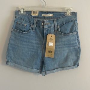 Levi’s Sculpt Shorts
